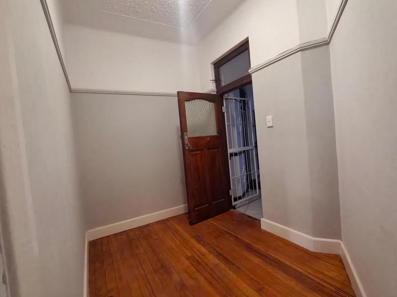 To Let 2 Bedroom Property for Rent in Green Point Western Cape